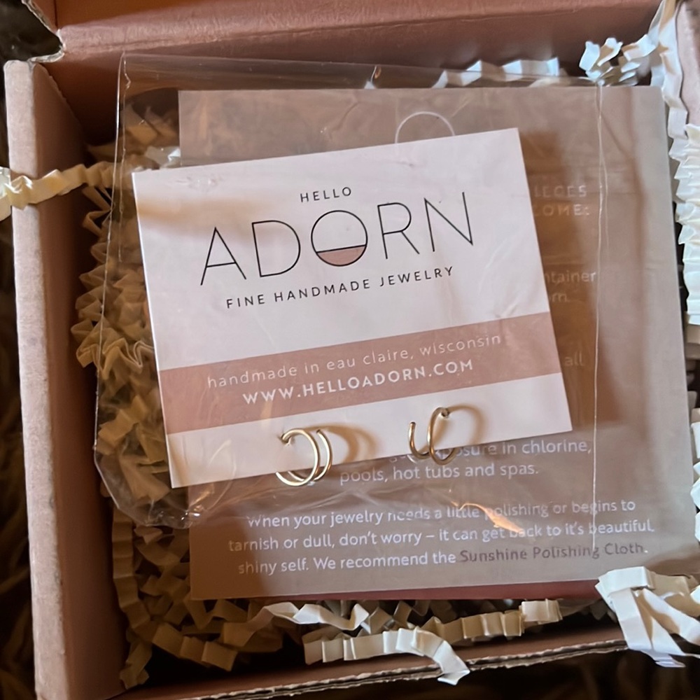 Hello Adorn tiny twist earrrings